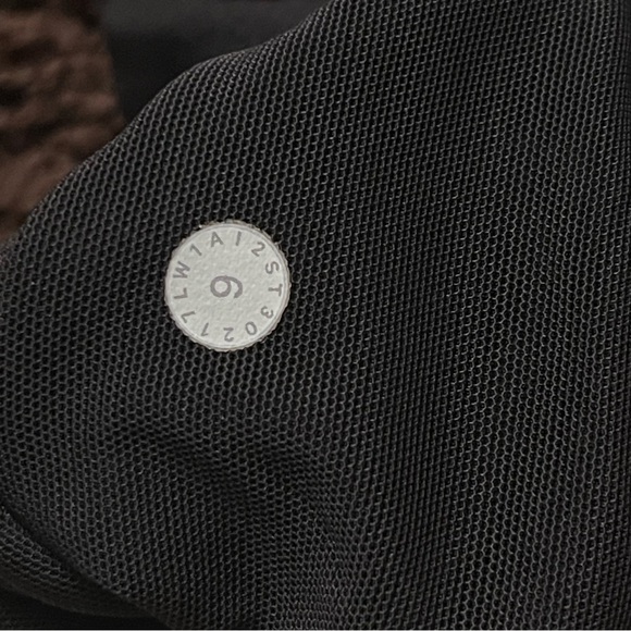 Lululemon Keep The Fleece Tight Sz 6 *28" In Black - Picture 8 of 8